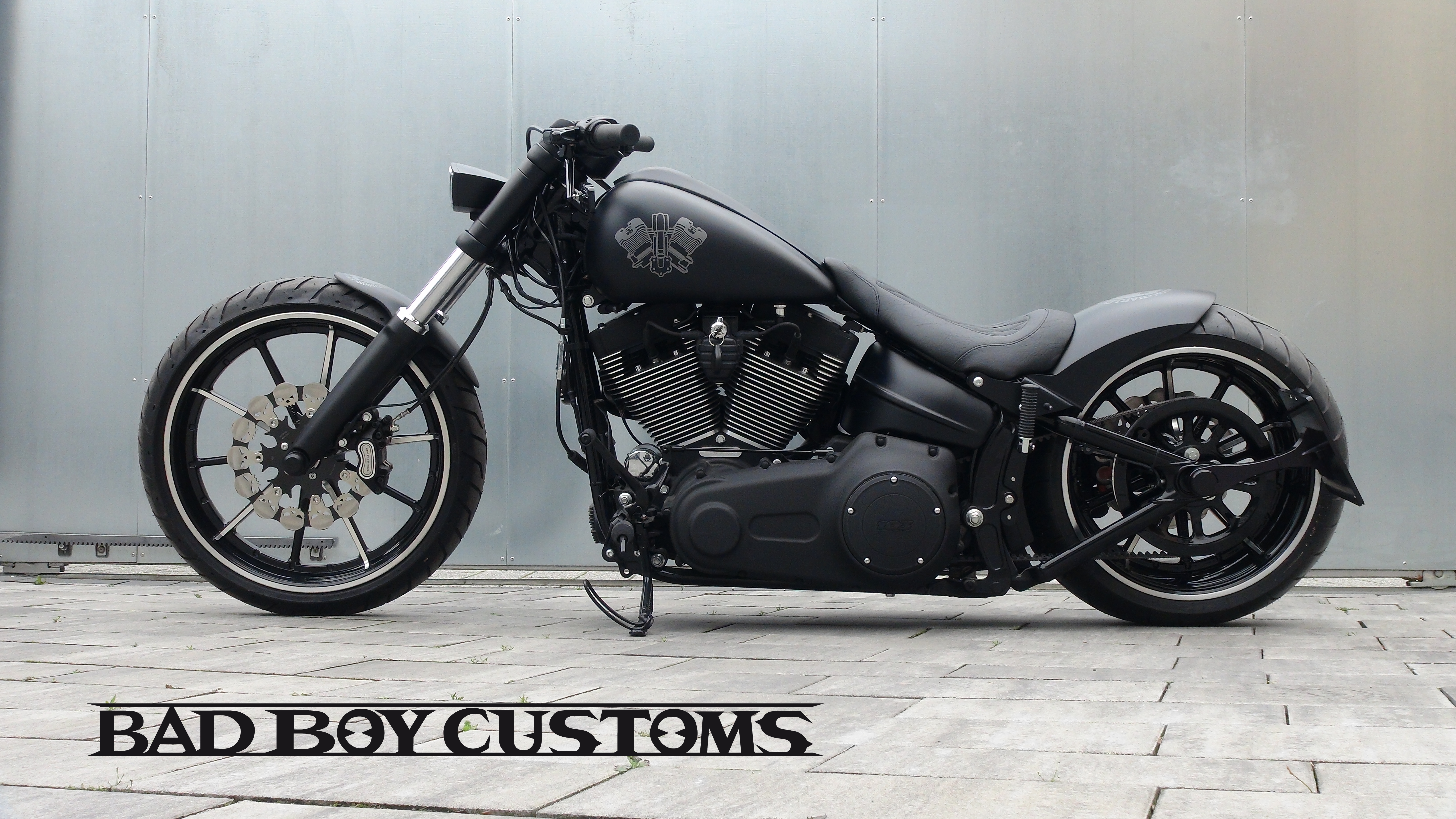 Harley Davidson Breakout Black Matt 280 Custombike Bad Boy Customs